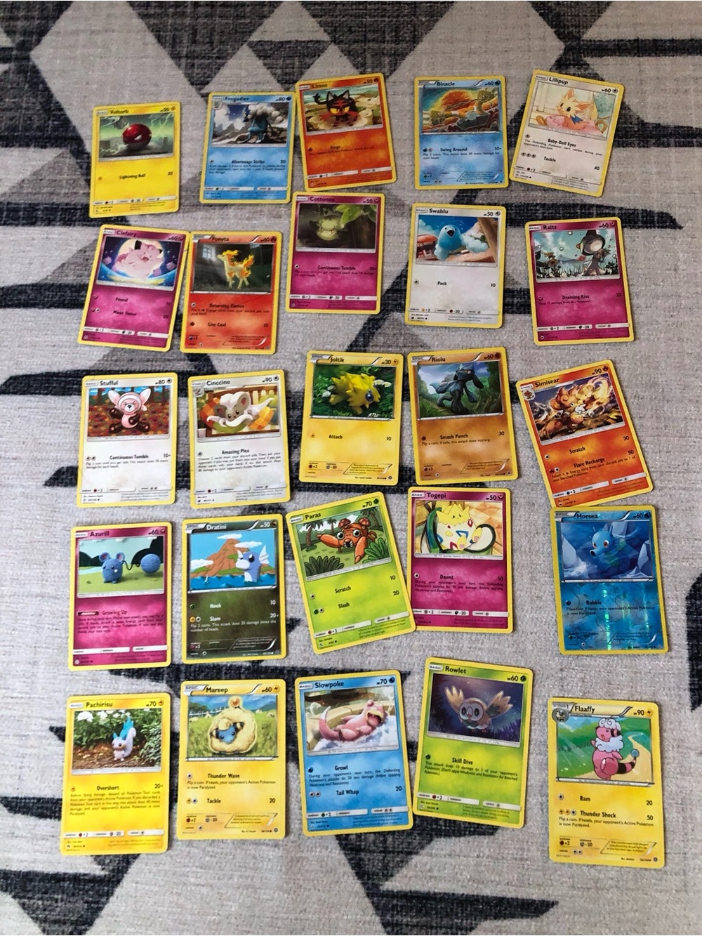 25pc Pokémon Card Lot - Rare Reverse Holo Horsea, Rowlet, Litten, Riolu